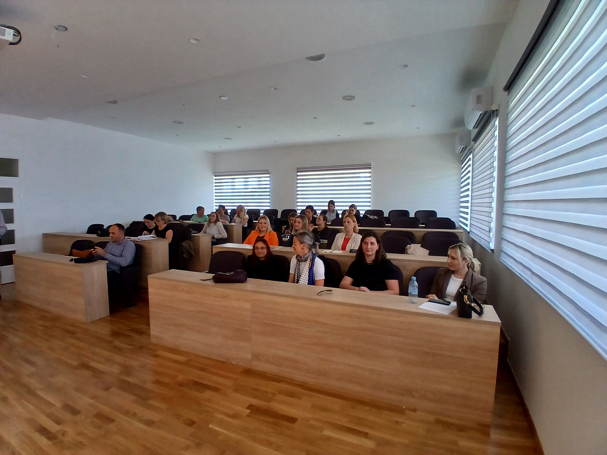 Područni ured Zlatar Bistrica održao redoviti sastanak sa stručnim radnicima osnovnih škola o problemu nasilja među djecom i mladima