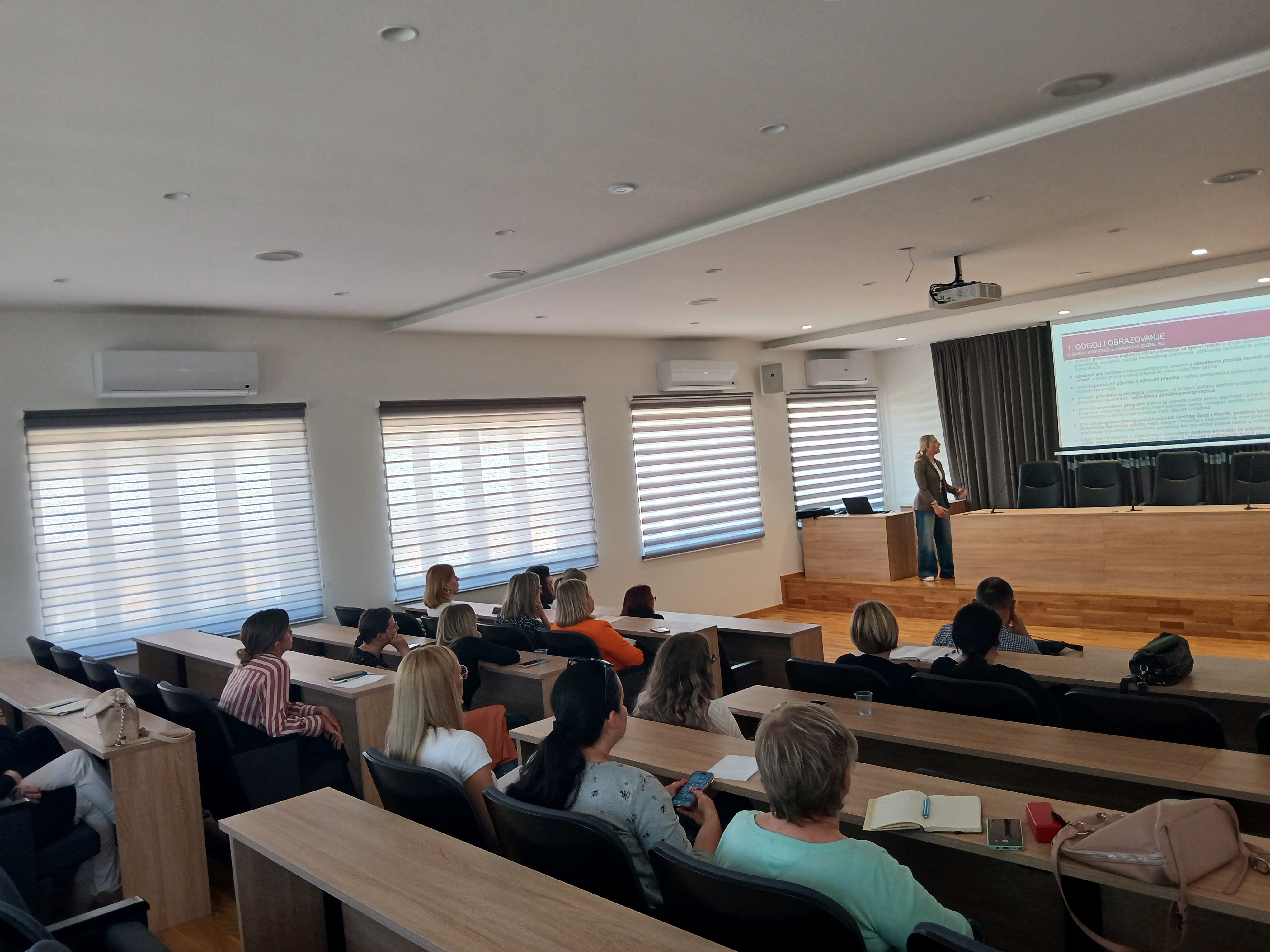 Područni ured Zlatar Bistrica održao redoviti sastanak sa stručnim radnicima osnovnih škola o problemu nasilja među djecom i mladima