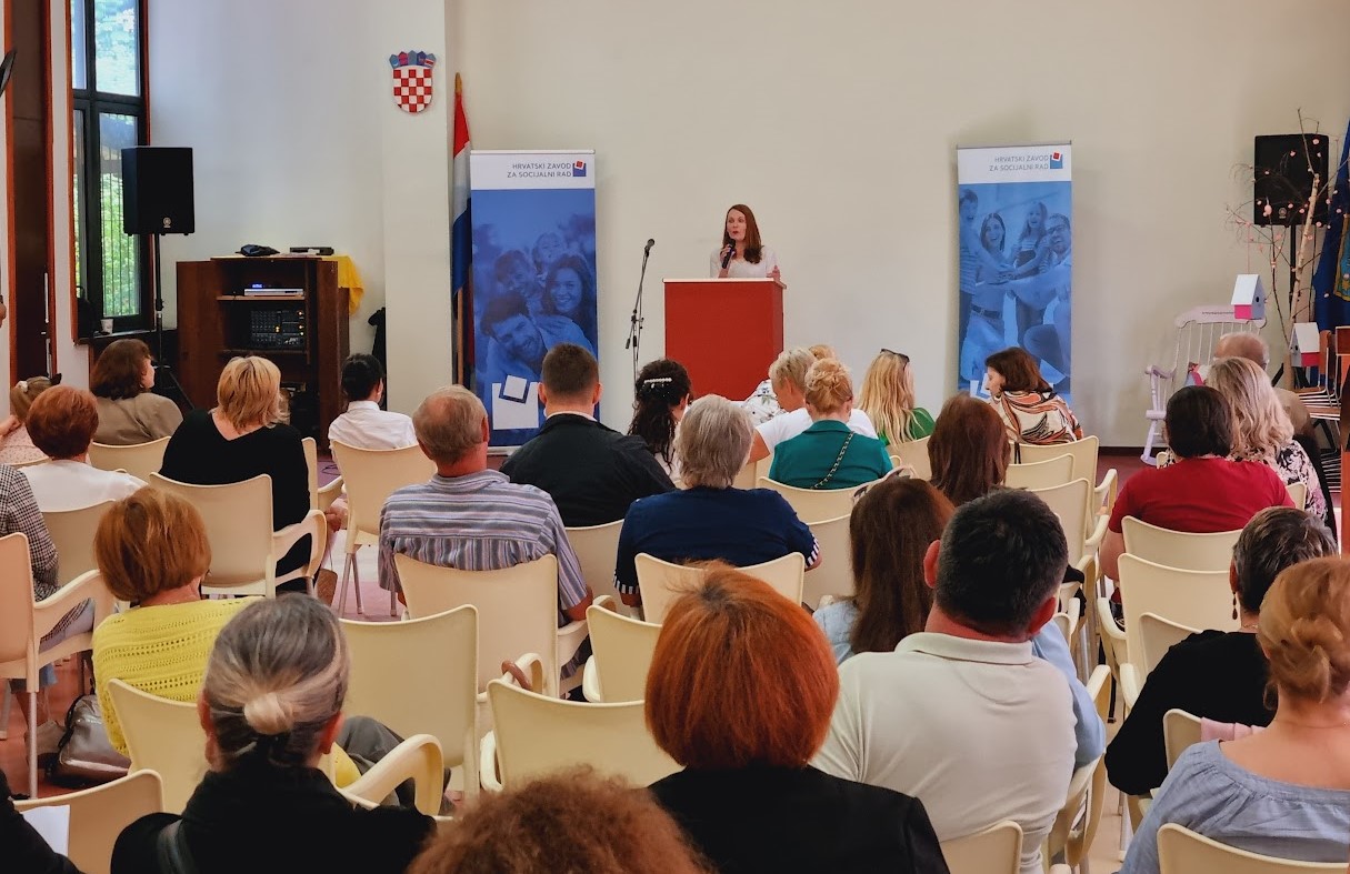 Dodijeljene povelje udomiteljima s područja Grada Zagreba: Vi ste heroji zajednice i svjetionici društva