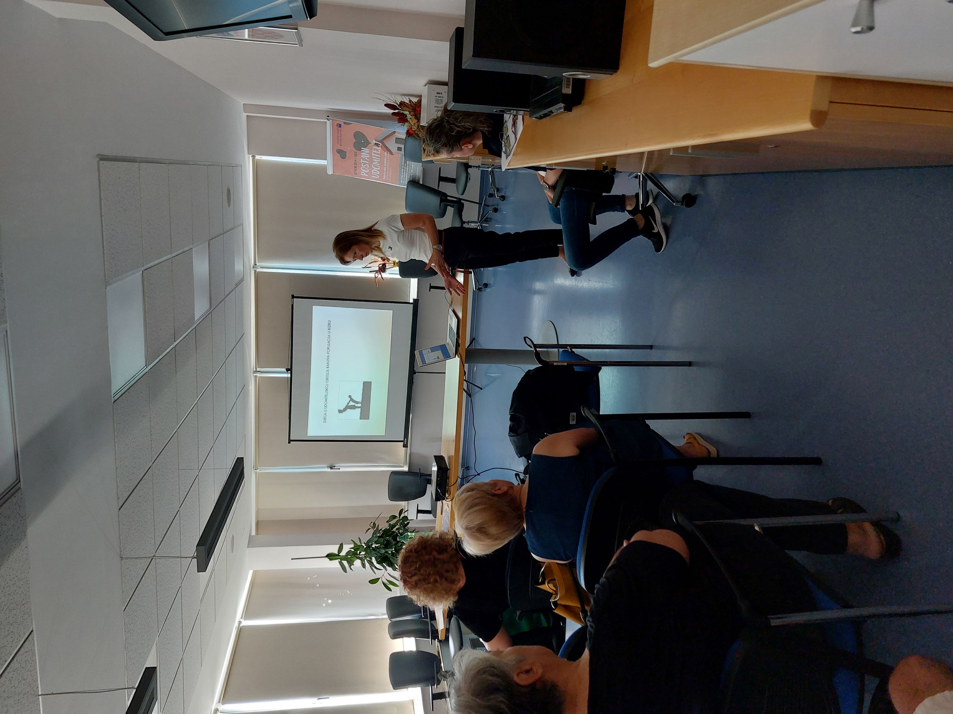 Područni ured Koprivnica organizirao stručni skup i okrugli stol u povodu Nacionalnog dana udomiteljstva